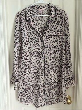 ⚜️ Victoria's Secret Pink and Black Leopard Button-Up Sleep Shirt